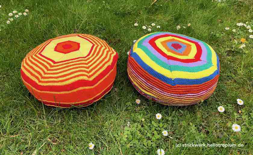 Farbenfrohe Überzüge für Meditationskissen oder Poufs aus Baumwollresten